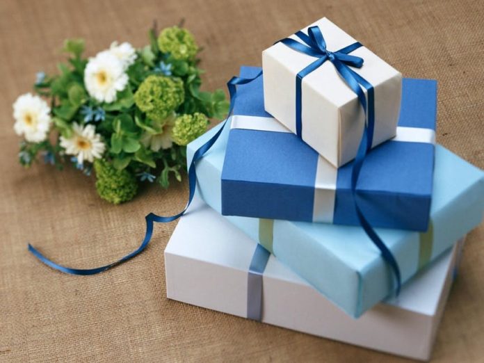Holiday Gifts to Promote Your Brand