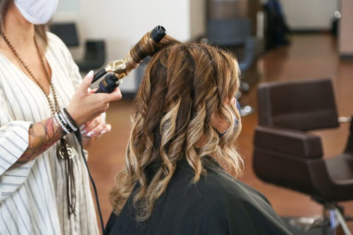 How to choose the Best Curling Iron for Short Hair