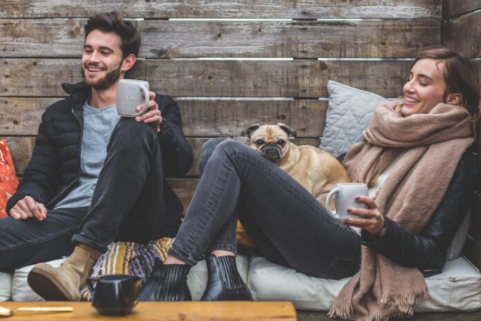 5 Signs Which Tells That GUY is Falling For You