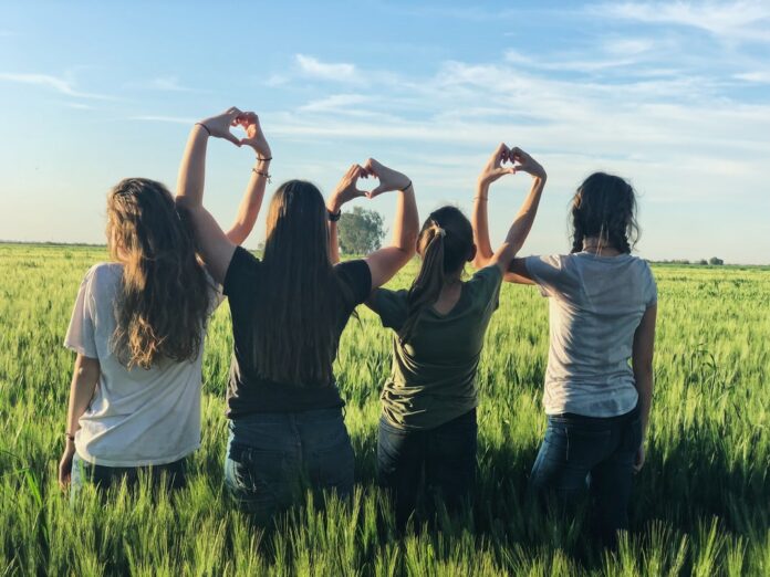 9 Fun Things to Do with Friends Make Your Friendship Stronger