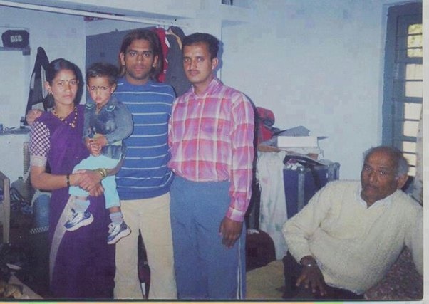 MS Dhoni Pics with Family